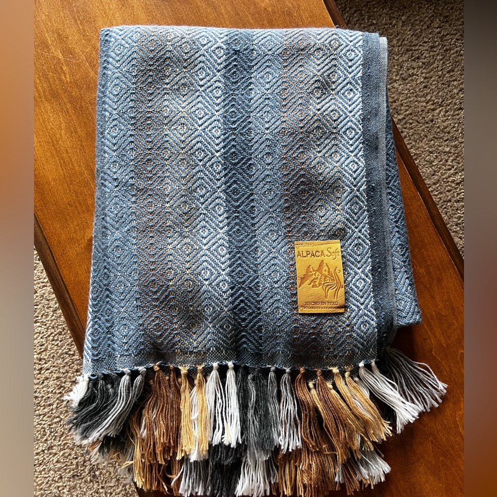 Alpaca Yarn Blanket 🦙